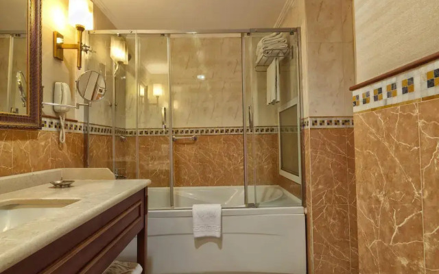 Taksim Metropark Hotel