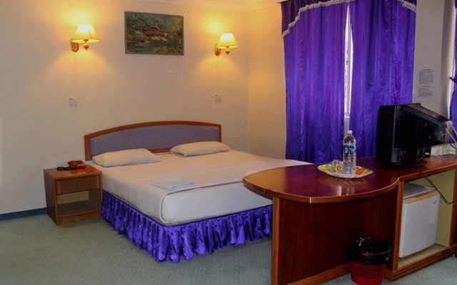 Golden Palms Hotel