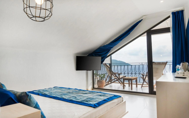 Nur Beach Hotel