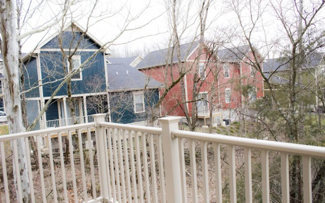 Stunning 4-BR Houses with On-Site Pool