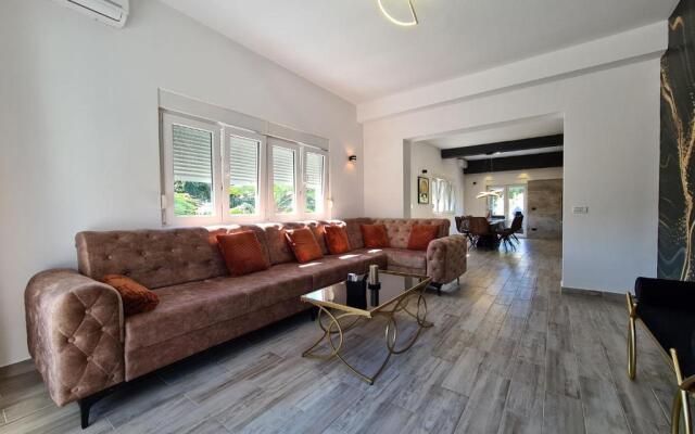 House Plavi 2130