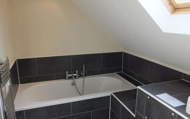 Park Place Court 3 Plas Bach