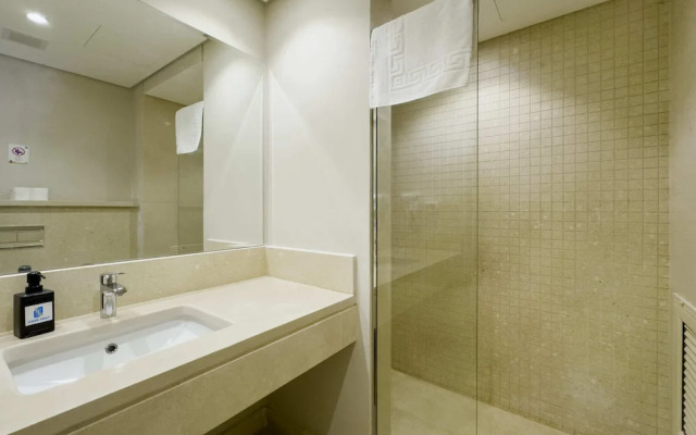 Xuru Stays I Modish & Magnific 2bdr @ Mangroovy Pool & Beach Access