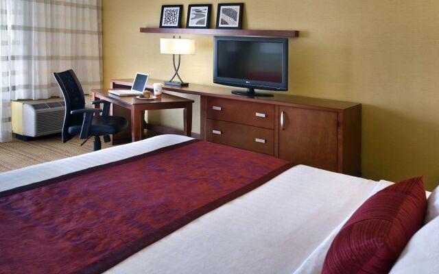 Courtyard by Marriott Pittsburgh Airport