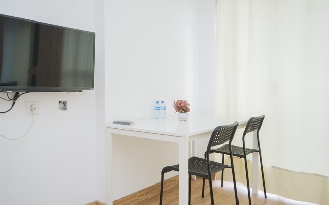Fancy And Nice Studio Room At Casa De Parco Apartment – Guest Rooms – Legok