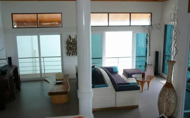5 Bedroom Seaview Villa Tongson Bay