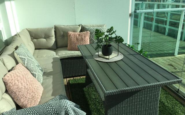 StarHomes Studio Lux 10