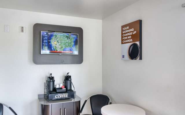 Motel 6 Everett, WA - North