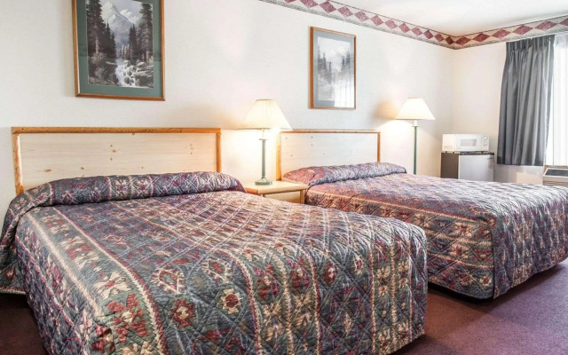 Rodeway Inn and Suites Spokane