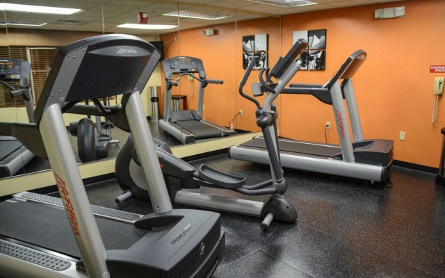 Country Inn & Suites by Radisson, Dundee, MI