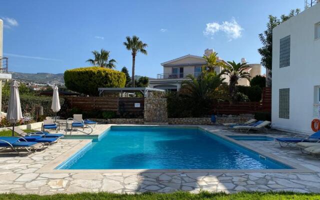 2 Bedroom Roof Terrace & Sea View Apartment