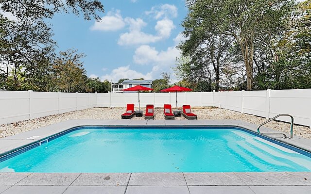Brand-new W/ Pool & Theater -- Near Beach! 6 Bedroom Home