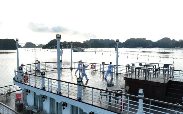 Paradise Grand Cruise Lan Ha Bay