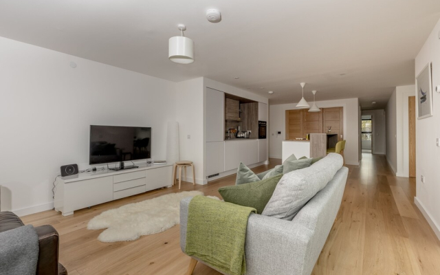 Altido Airy 3-Bed Apt Near Royal Botanic Garden