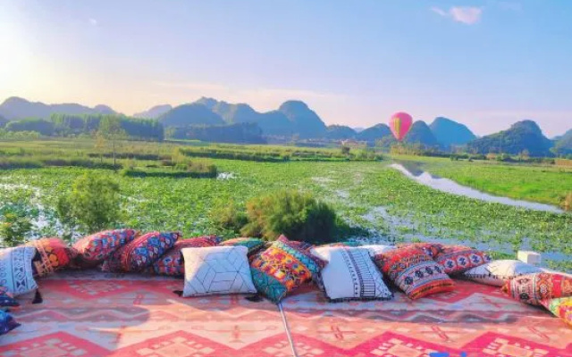 Kaishang Huameishi Jinxiuyuan Hotel (Puzhehei Scenic Area Branch)