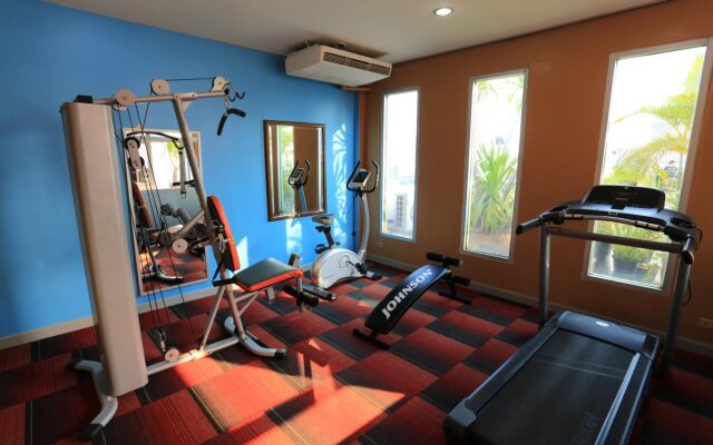 The Quarter Saphankhwai by UHG