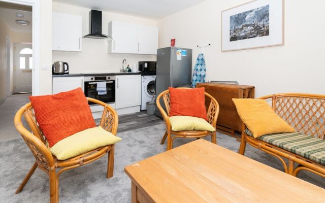 Brilliantly Located 2BD Flat Heart of Edinburgh!