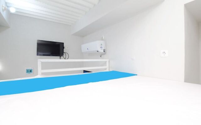 Airy Eco Glodok Pintu Besar Selatan 11A Jakarta