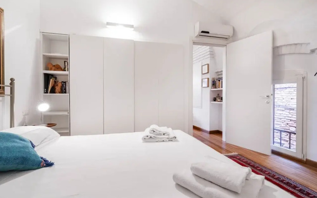 Venice Guggenheim Apartment by Wonderful Italy