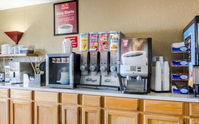 Econo Lodge Interstate 35 Exit 183