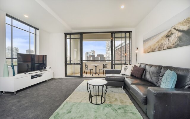 QV Comfortable Apartment in Connaught - 118
