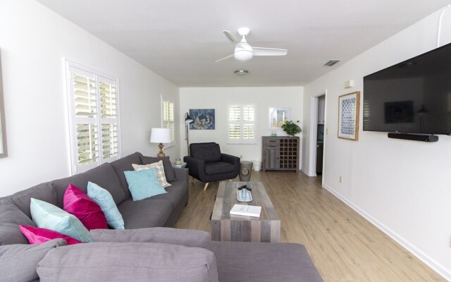 Seaside Bungalow by Vtrips