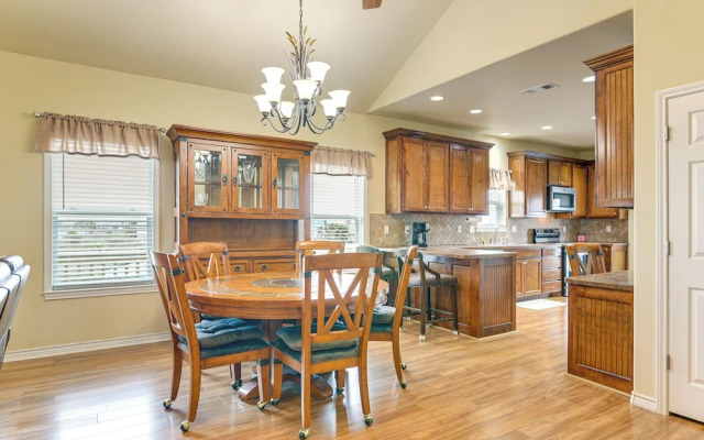 Walk to Beach: Bayfront Gilchrist Getaway!