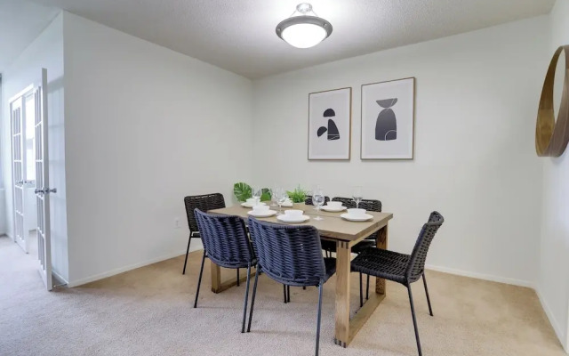 Airport Proximity- Apt in Crystal City