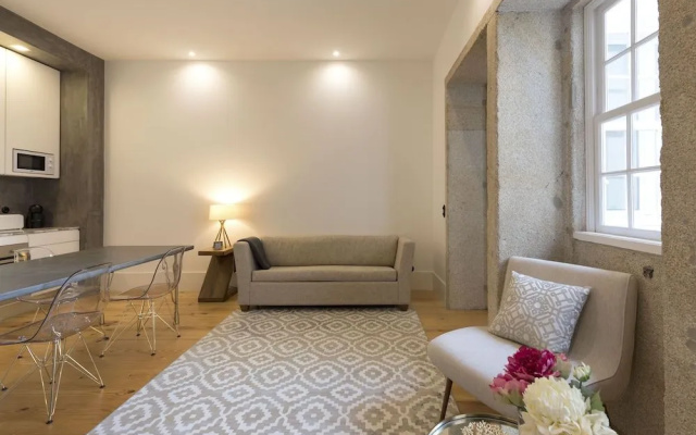 Downtown Almada Loft