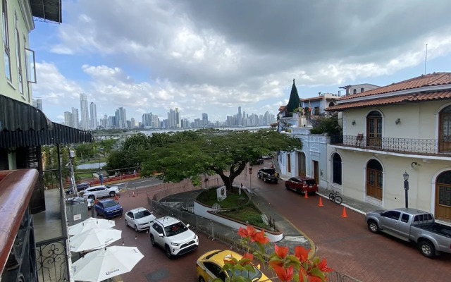 Oasis Hotel