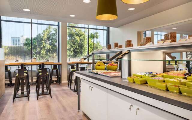 Super 8 by Wyndham Dresden