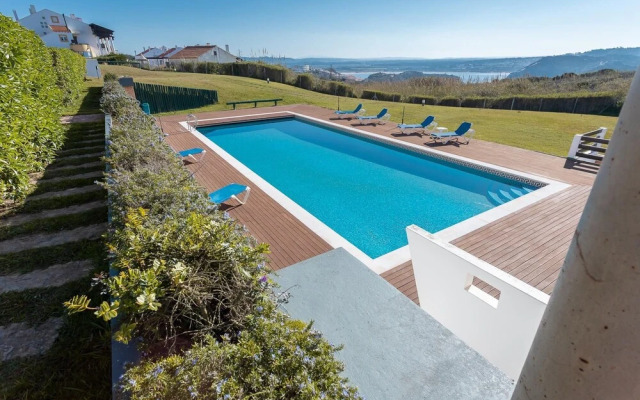 Azure- Com Vista Sobre o Oceano