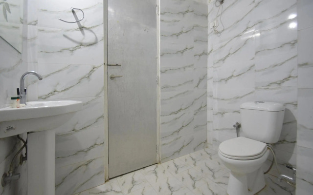 OYO 5239 Hotel Satya Shree