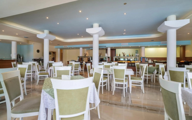 Perla Plaza Hotel