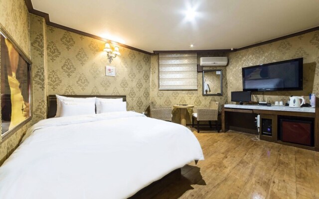 Goodstay Feel Hotel