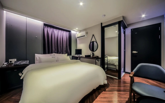 Busan Daeyeondong Hotel Smith