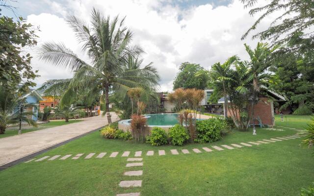 OYO 75339 Full Frame Resort (Vaccinated Staff)