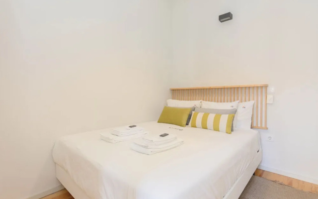 Liiiving in Porto - Bolhão Garden Apartment