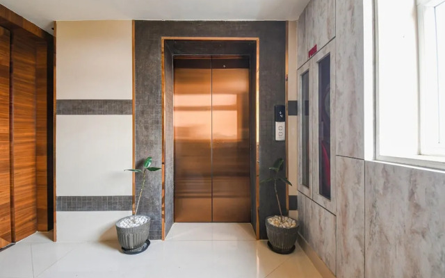 Deluxe Double Stays Near Paridh Crossing