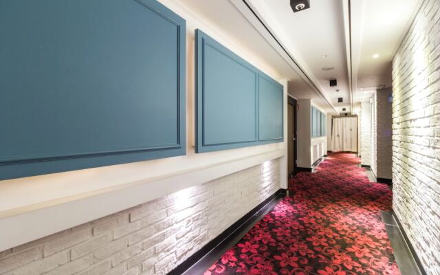 E Hotel