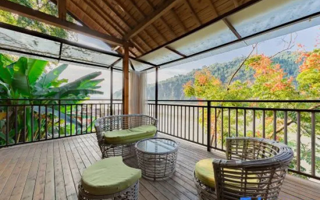 Yuejiang Cliff Hotel