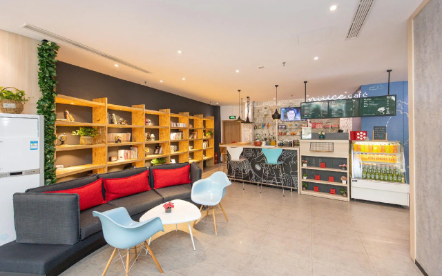 ibis Shanghai Lianyang