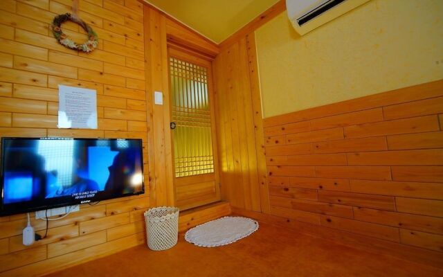Jeonju Hongsi Hanok Guesthouse