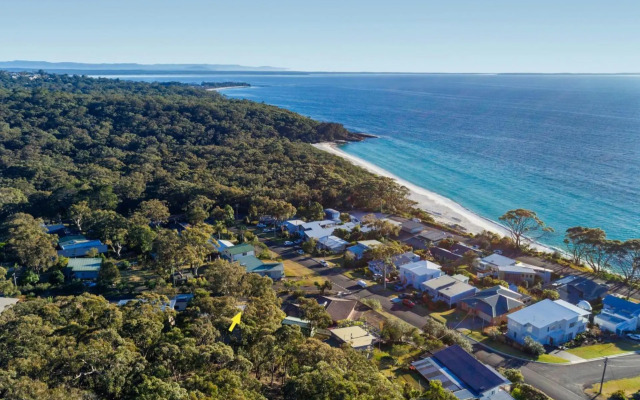 Sea Point at Hyams Beach 4pm Check Out Sundays