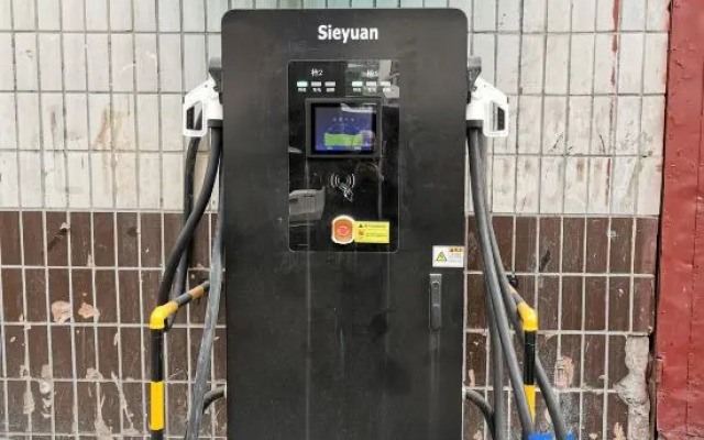 Swan Theme Culture Hotel (Zhengzhou Railway Station East Plaza Branch)