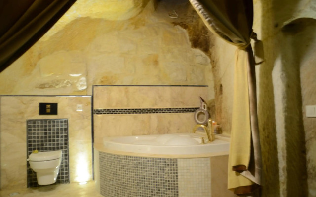 Golden Cave Suites