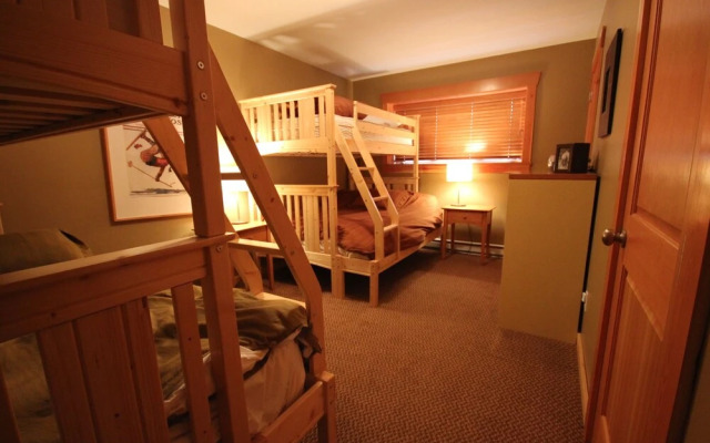 Pinnacle Ridge Chalets by Fernie Lodging