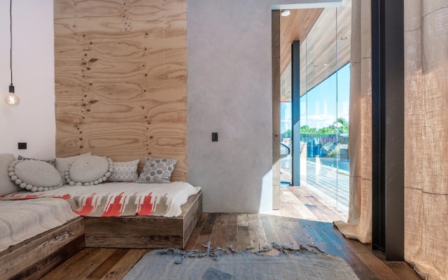 Beach Box – Guest Rooms – Byron Bay