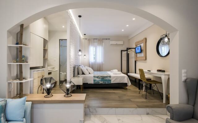 Aggelos Hotel - Luxury Suite on the Beach - Breakfast included