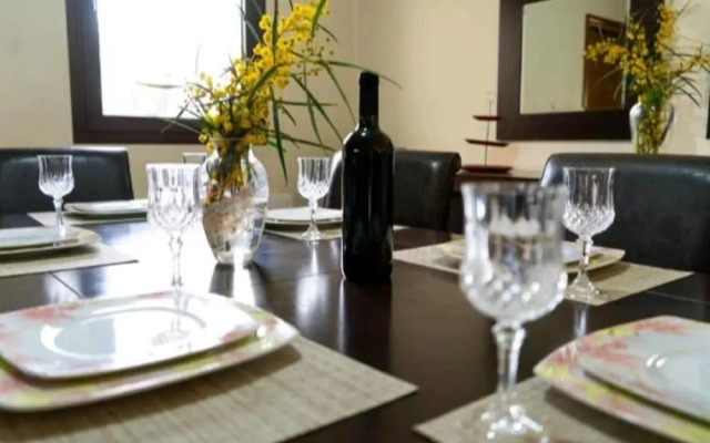 Villa Nostra- Cars Included